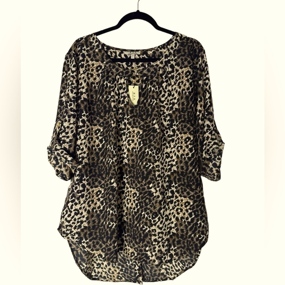 MPH Collection Animal Print Hi Low Tunic Top 1X Key Hole Neck Button Back Boho